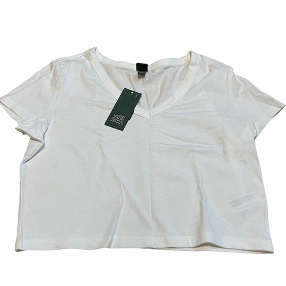 Wild Fable Women's Off-White Short Sleeve Cropped T-Shirt - Size Large - NWT - Picture 1 of 8